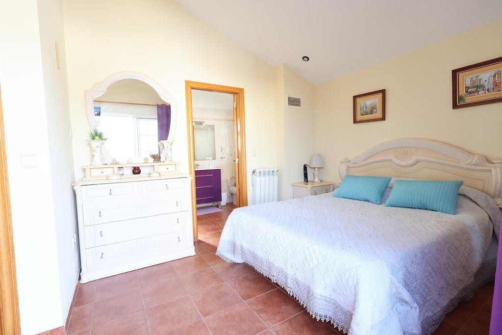 For sale - 4 Bedroom 3 Bathroom House - Detached Villa in Orihuela - Playa Flamenca  - Alicante