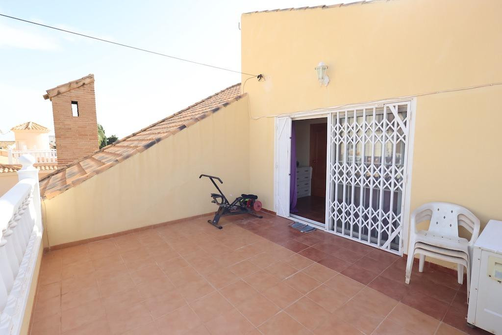 For sale - 4 Bedroom 3 Bathroom House - Detached Villa in Orihuela - Playa Flamenca  - Alicante