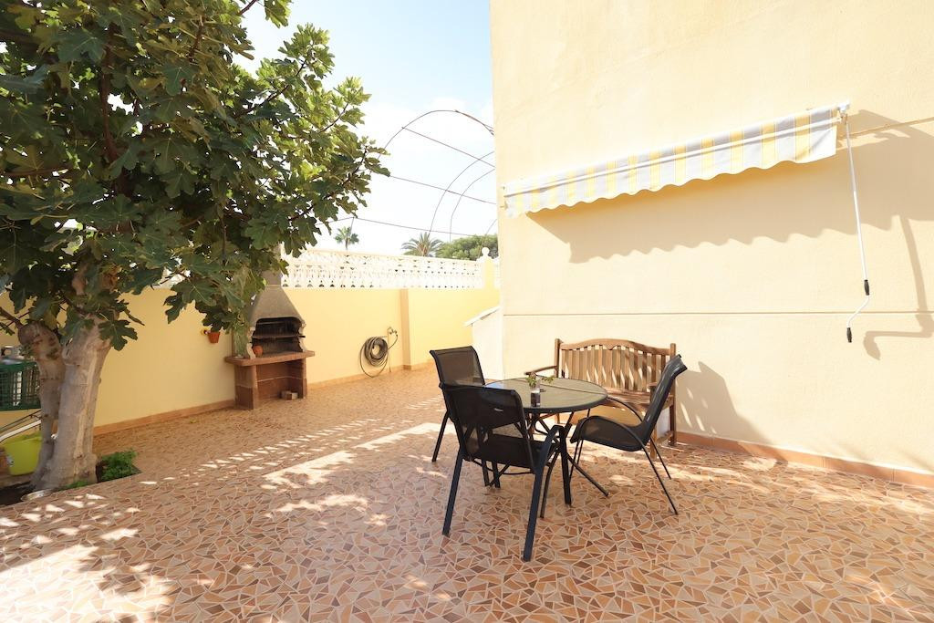 For sale - 4 Bedroom 3 Bathroom House - Detached Villa in Orihuela - Playa Flamenca  - Alicante