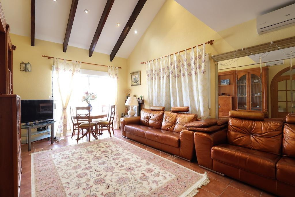 For sale - 4 Bedroom 3 Bathroom Detached Villa in Playa Flamenca - Playa Flamenca  - Alicante