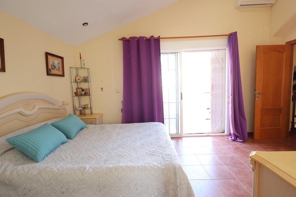 For sale - 4 Bedroom 3 Bathroom House - Detached Villa in Orihuela - Playa Flamenca  - Alicante
