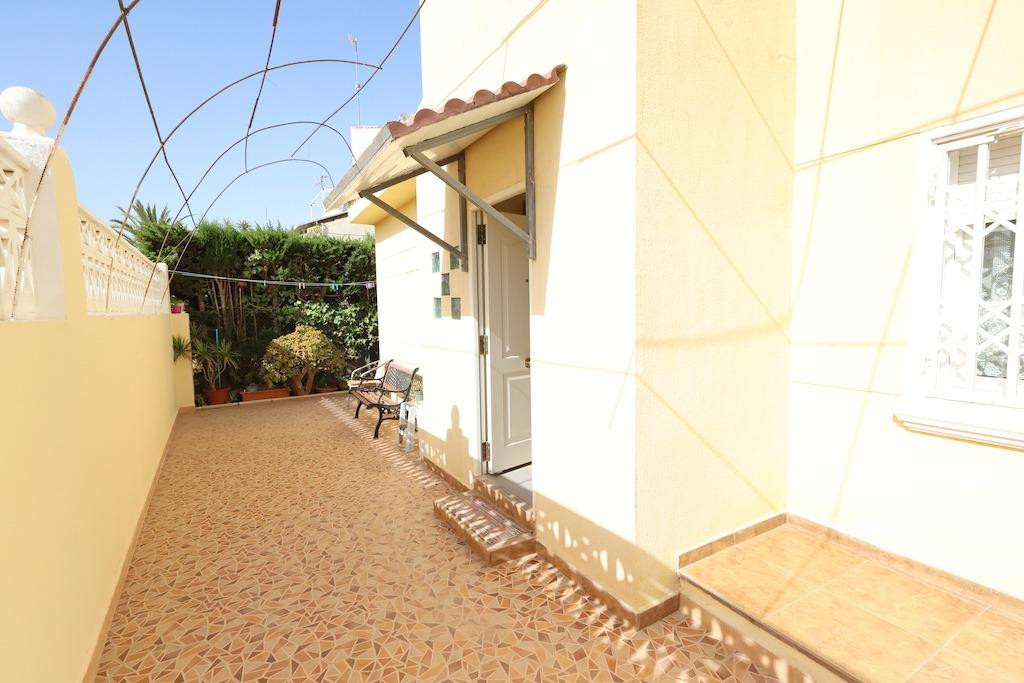 For sale - 4 Bedroom 3 Bathroom Detached Villa in Playa Flamenca - Playa Flamenca  - Alicante