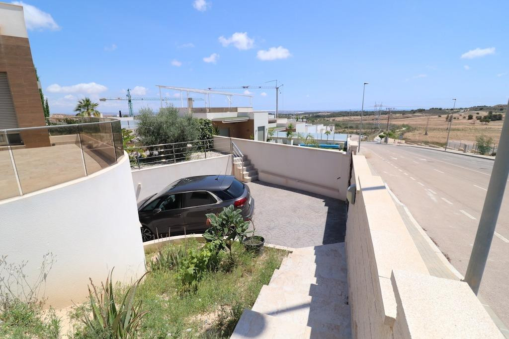 For sale - 3 Bedroom 2 Bathroom House - Detached Villa in San Miguel de Salinas - San Miguel de Salinas Centro  - Alicante