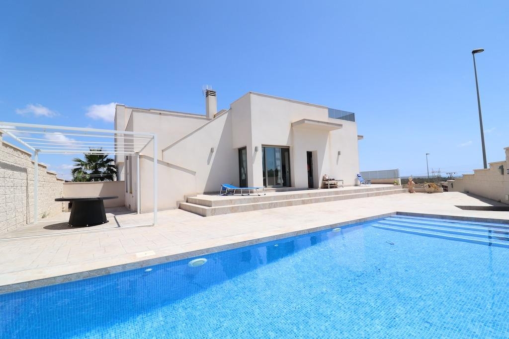 3 Bedroom 2 Bathroom House - Detached Villa in San Miguel de Salinas