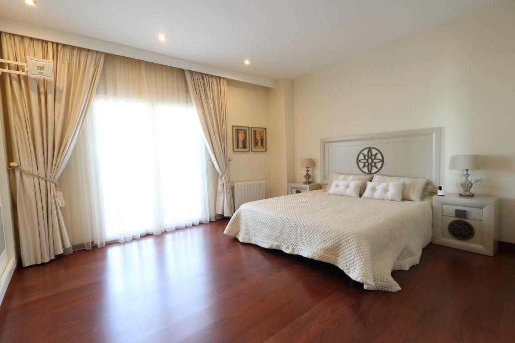 For sale - 5 Bedroom 4 Bathroom House - Detached Villa in Rojales - Ciudad Quesada  - Alicante