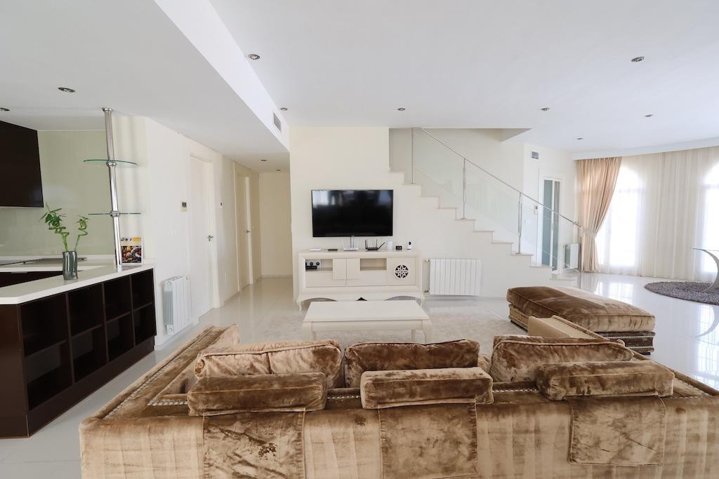 For sale - 5 Bedroom 4 Bathroom House - Detached Villa in Rojales - Ciudad Quesada  - Alicante