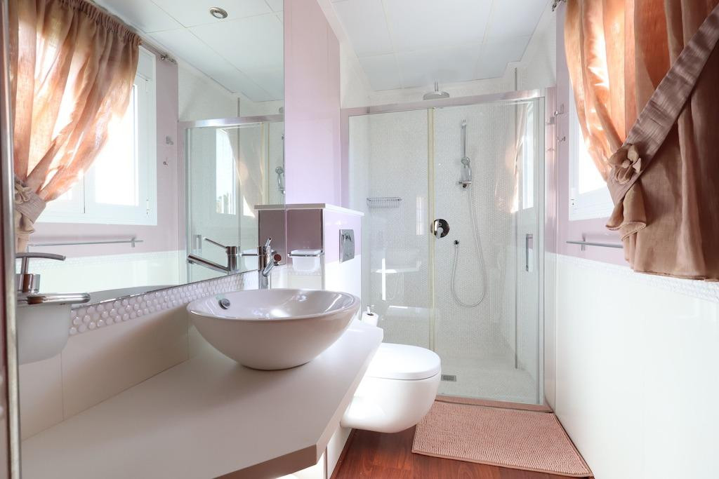 For sale - 5 Bedroom 4 Bathroom House - Detached Villa in Rojales - Ciudad Quesada  - Alicante