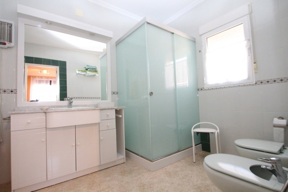 For sale - 5 Bedroom 5 Bathroom House - Detached Villa in Orihuela - Cabo Roig  - Alicante