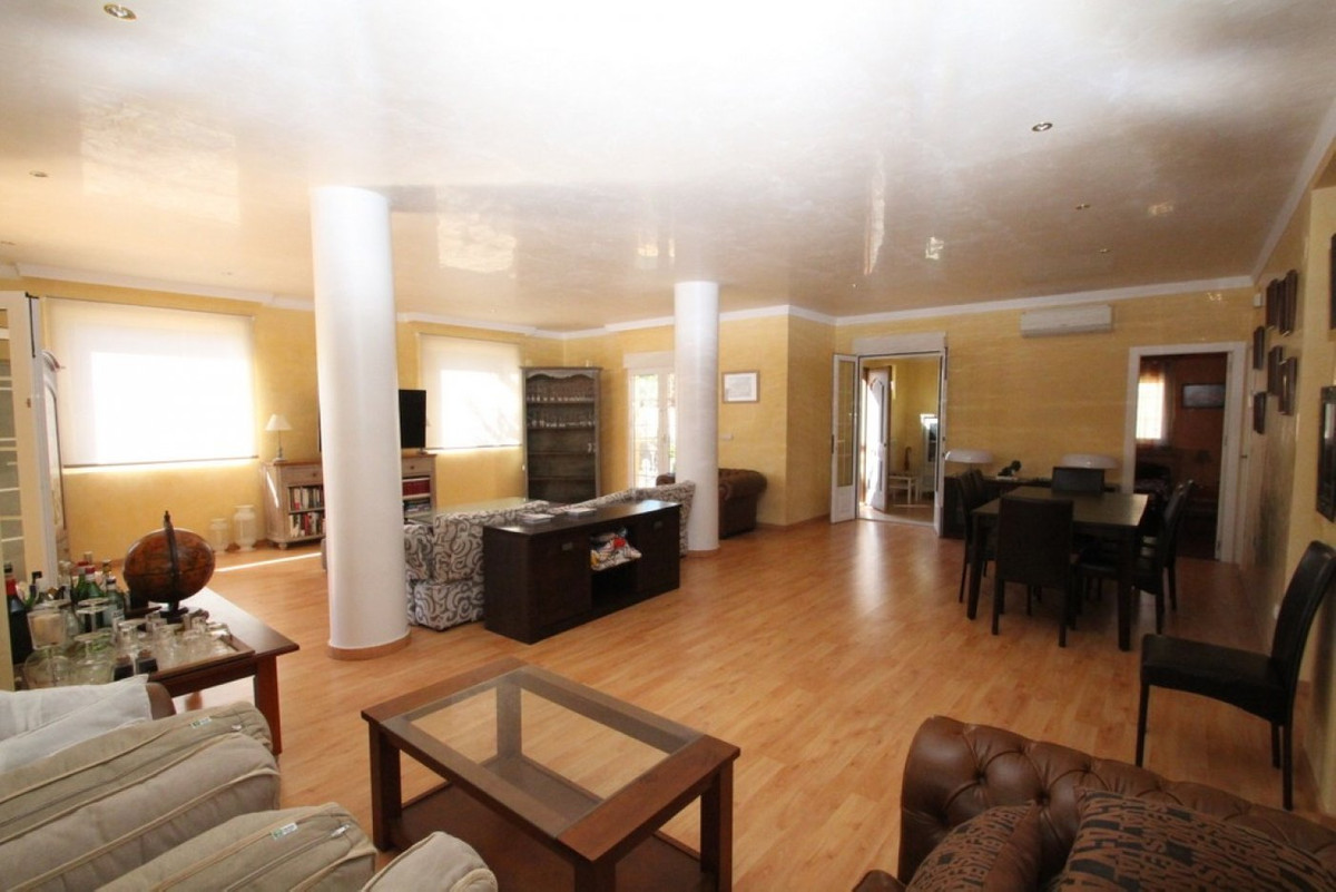 For sale - 5 Bedroom 5 Bathroom House - Detached Villa in Orihuela - Cabo Roig  - Alicante