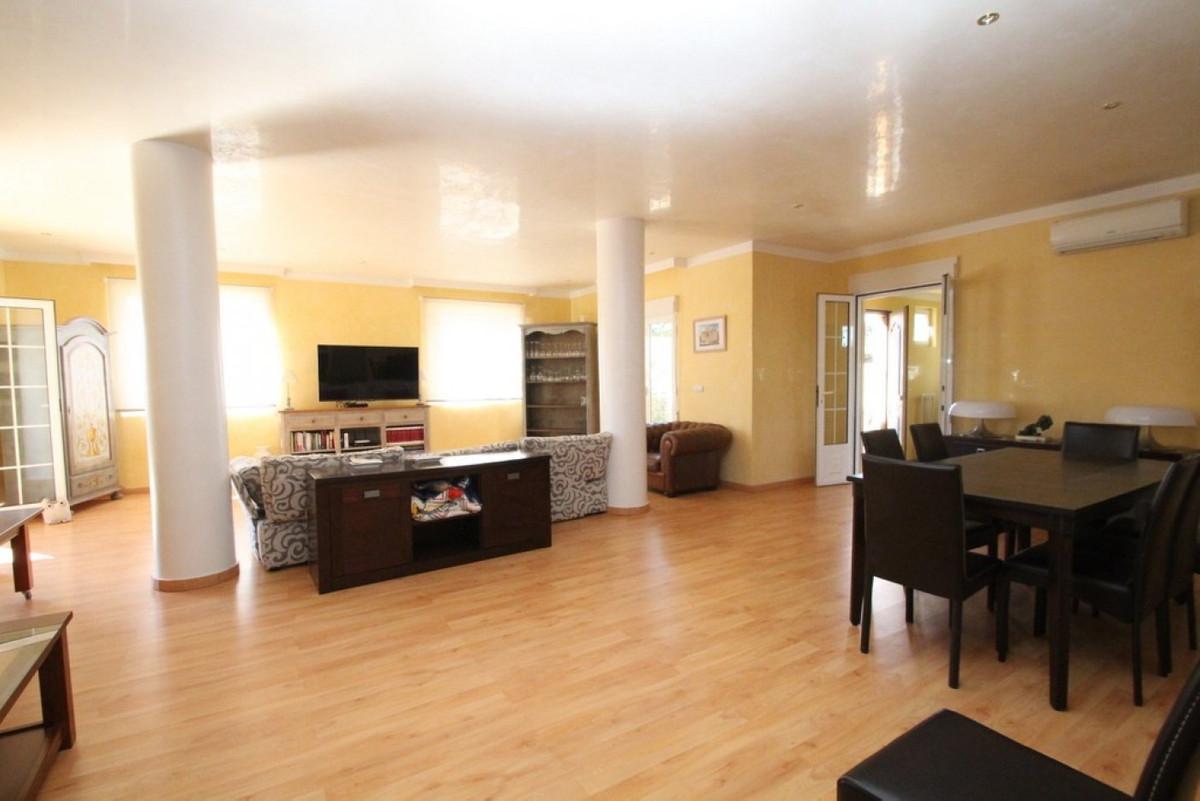 For sale - 5 Bedroom 5 Bathroom House - Detached Villa in Orihuela - Cabo Roig  - Alicante