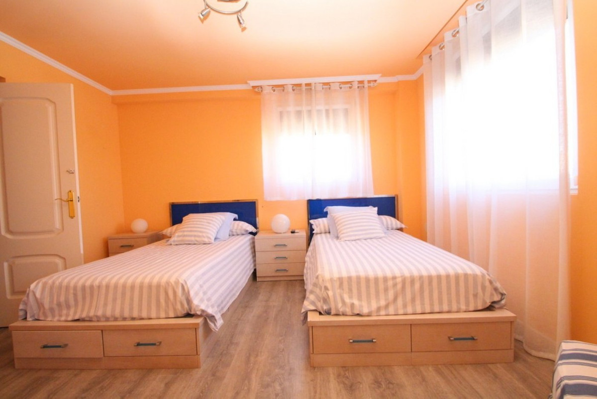 For sale - 5 Bedroom 5 Bathroom House - Detached Villa in Orihuela - Cabo Roig  - Alicante