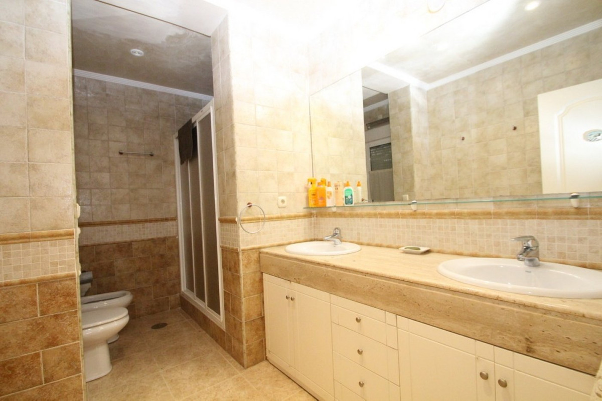 For sale - 5 Bedroom 5 Bathroom House - Detached Villa in Orihuela - Cabo Roig  - Alicante