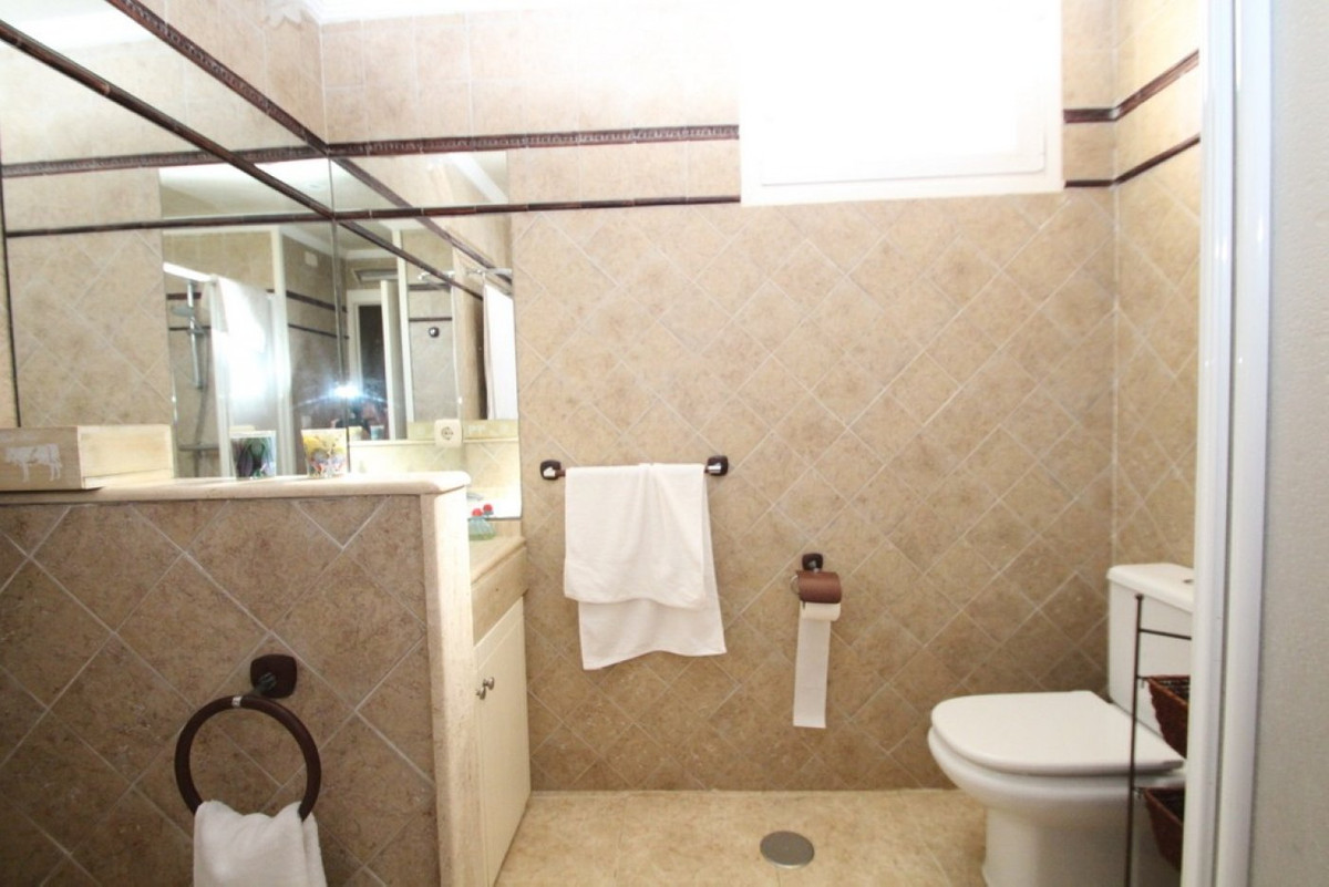 For sale - 5 Bedroom 5 Bathroom House - Detached Villa in Orihuela - Cabo Roig  - Alicante