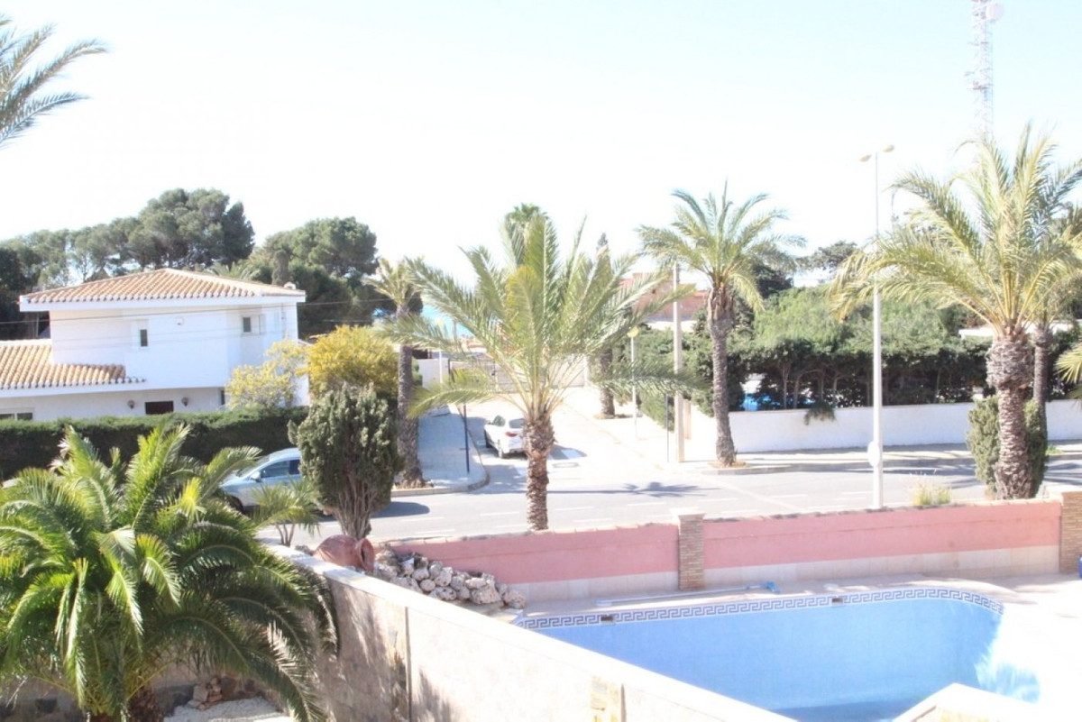 For sale - 5 Bedroom 5 Bathroom House - Detached Villa in Orihuela - Cabo Roig  - Alicante