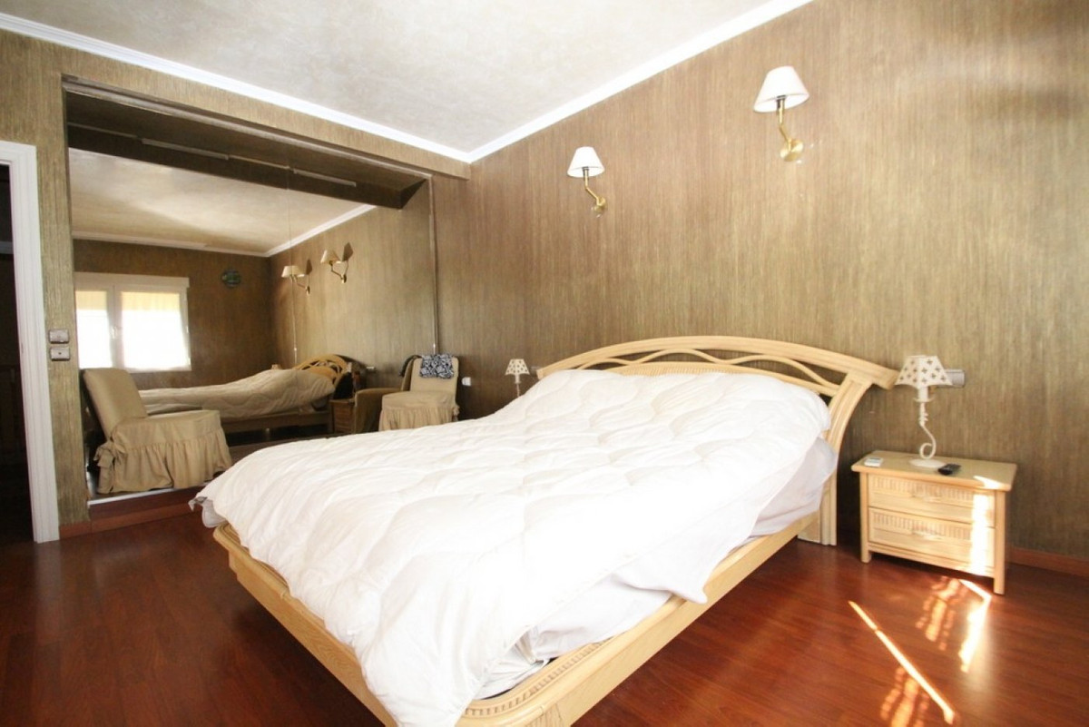 For sale - 5 Bedroom 5 Bathroom House - Detached Villa in Orihuela - Cabo Roig  - Alicante