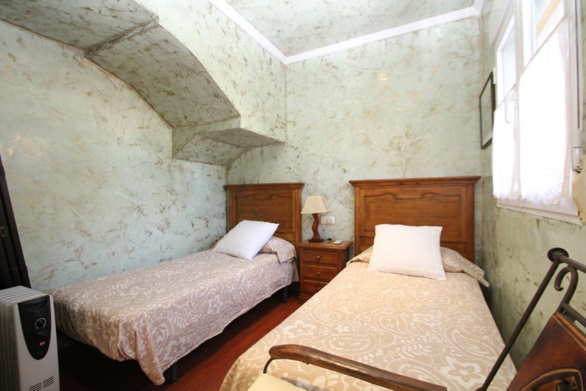 For sale - 5 Bedroom 5 Bathroom House - Detached Villa in Orihuela - Cabo Roig  - Alicante