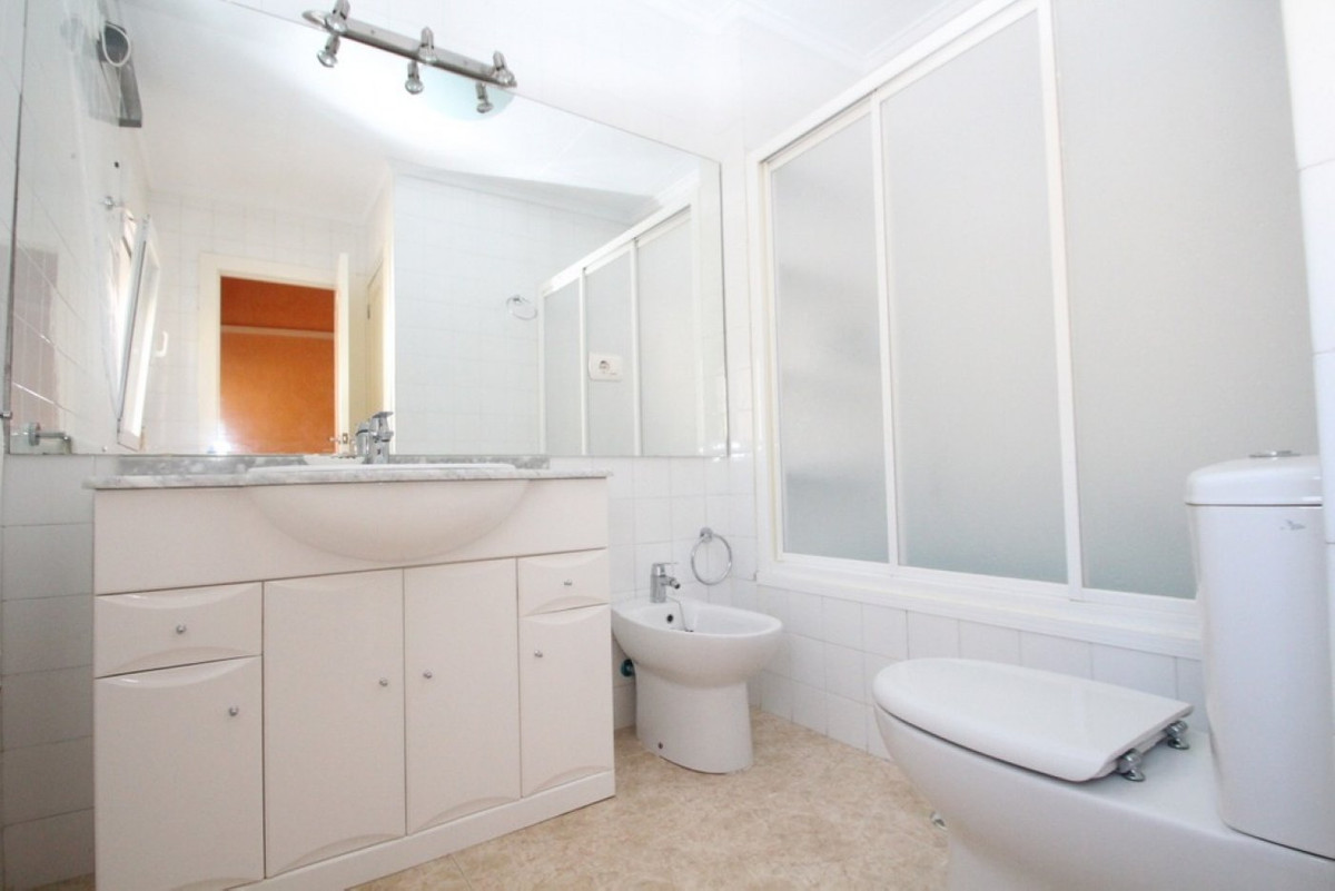 For sale - 5 Bedroom 5 Bathroom House - Detached Villa in Orihuela - Cabo Roig  - Alicante