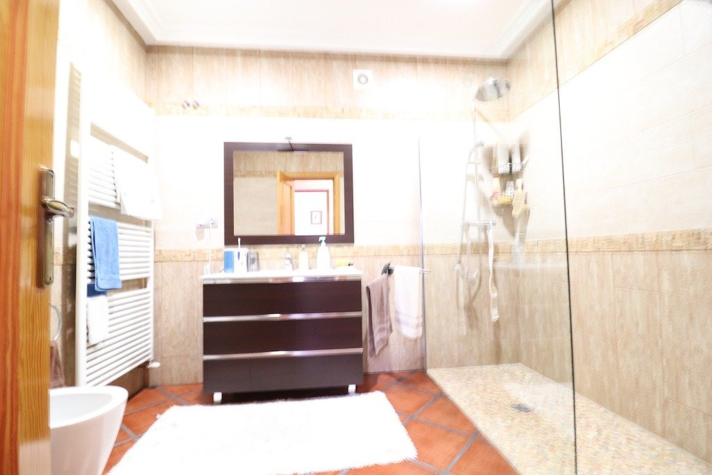 For sale - 5 Bedroom 3 Bathroom House - Detached Villa in Torrevieja - El Chaparral  - Alicante