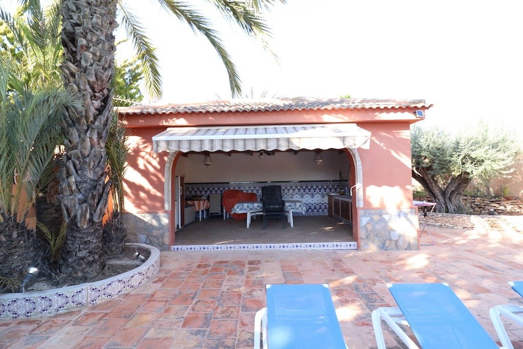 For sale - 5 Bedroom 3 Bathroom House - Detached Villa in Torrevieja - El Chaparral  - Alicante