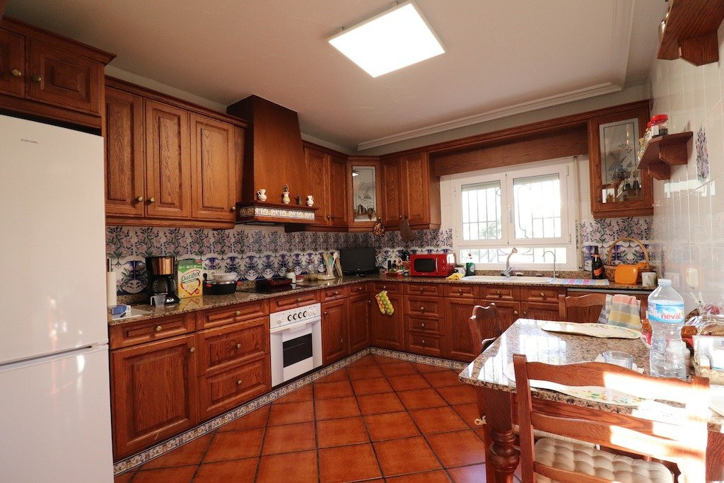 For sale - 5 Bedroom 3 Bathroom House - Detached Villa in Torrevieja - El Chaparral  - Alicante
