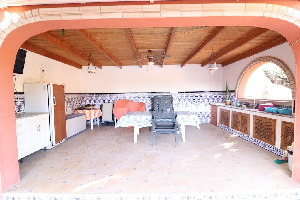 For sale - 5 Bedroom 3 Bathroom House - Detached Villa in Torrevieja - El Chaparral  - Alicante