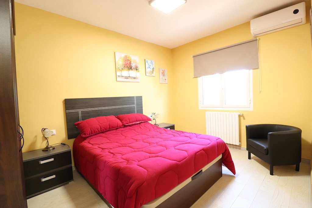 For sale - 5 Bedroom 3 Bathroom House - Detached Villa in Torrevieja - El Chaparral  - Alicante