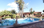 76-R4062157/76602, 5 Bedroom 3 Bathroom House - Detached Villa in Torrevieja