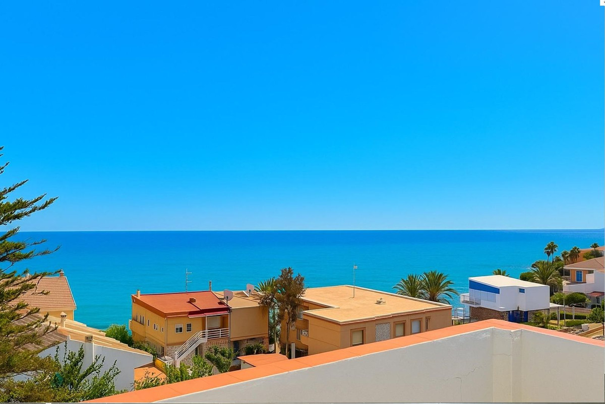 For sale - 2 Bedroom 1 Bathroom Apartment - Middle Floor Apartment in Pilar de la Horadada - Torre de la Horadada  - Alicante