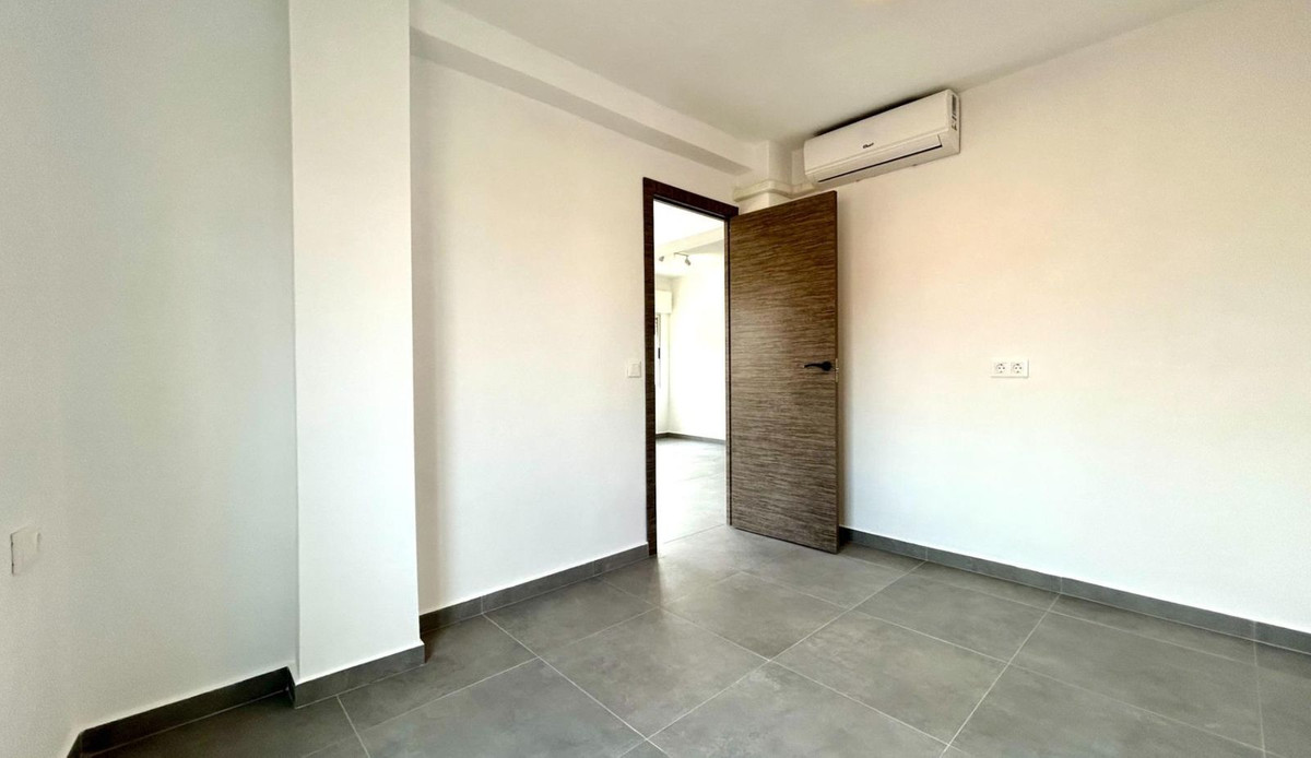 For sale - 2 Bedroom 1 Bathroom Apartment - Middle Floor Apartment in Pilar de la Horadada - Torre de la Horadada  - Alicante