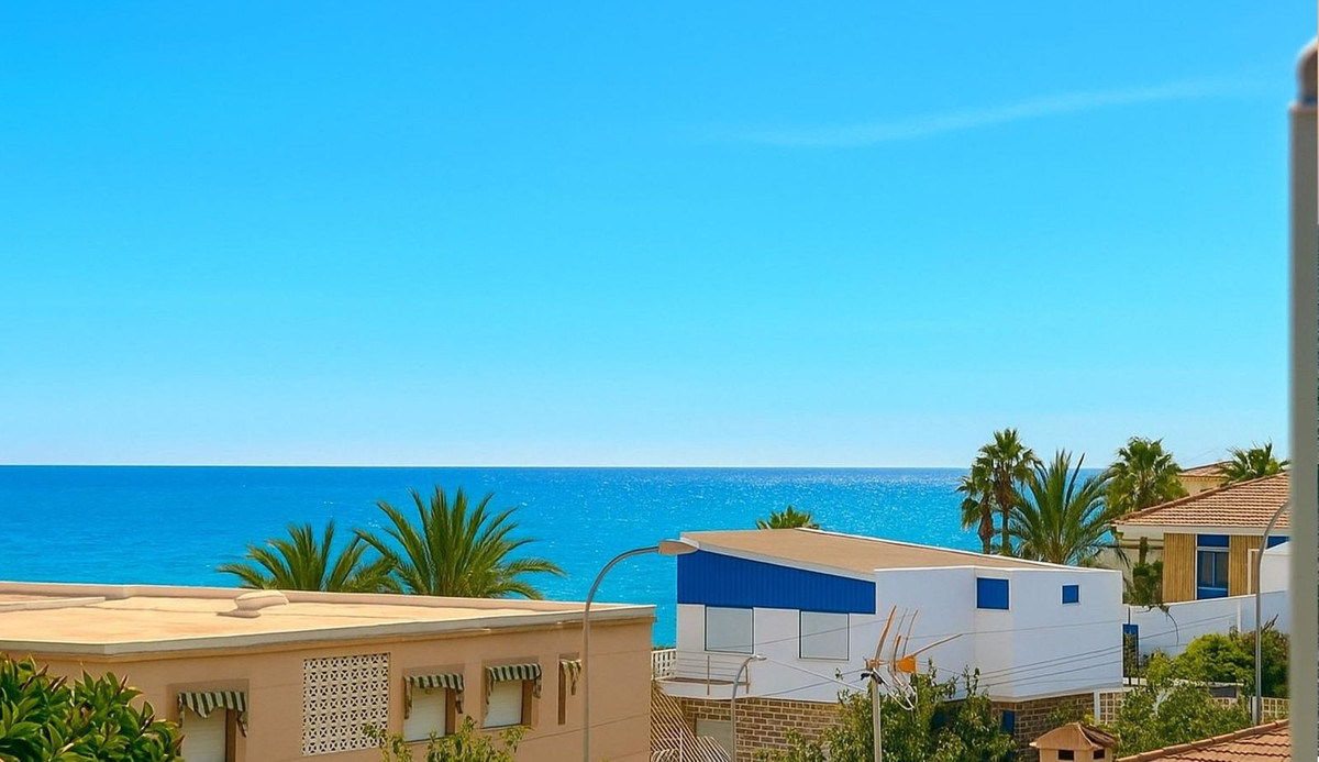 For sale - 2 Bedroom 1 Bathroom Apartment - Middle Floor Apartment in Pilar de la Horadada - Torre de la Horadada  - Alicante