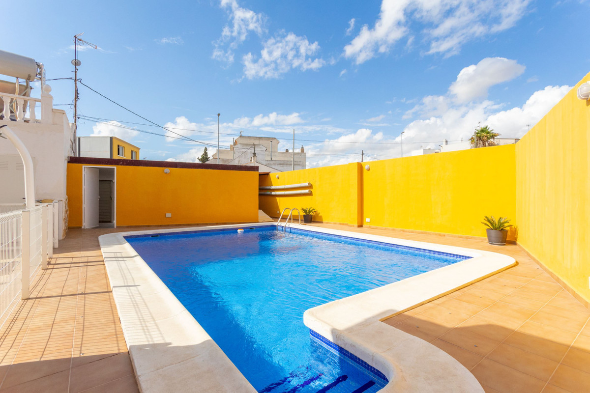 For sale - 4 Bedroom 3 Bathroom House - Townhouse in Los Montesinos - Los Montesinos Centro  - Alicante