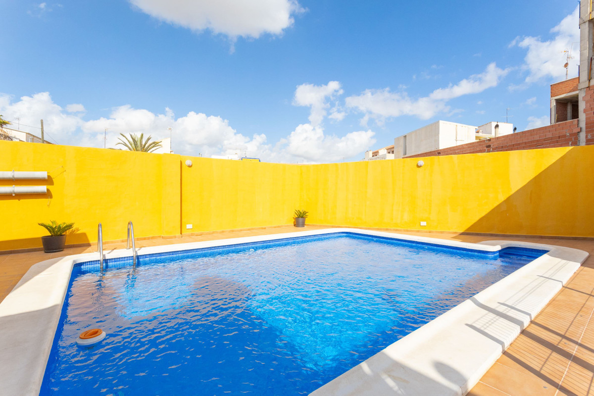 For sale - 4 Bedroom 3 Bathroom House - Townhouse in Los Montesinos - Los Montesinos Centro  - Alicante