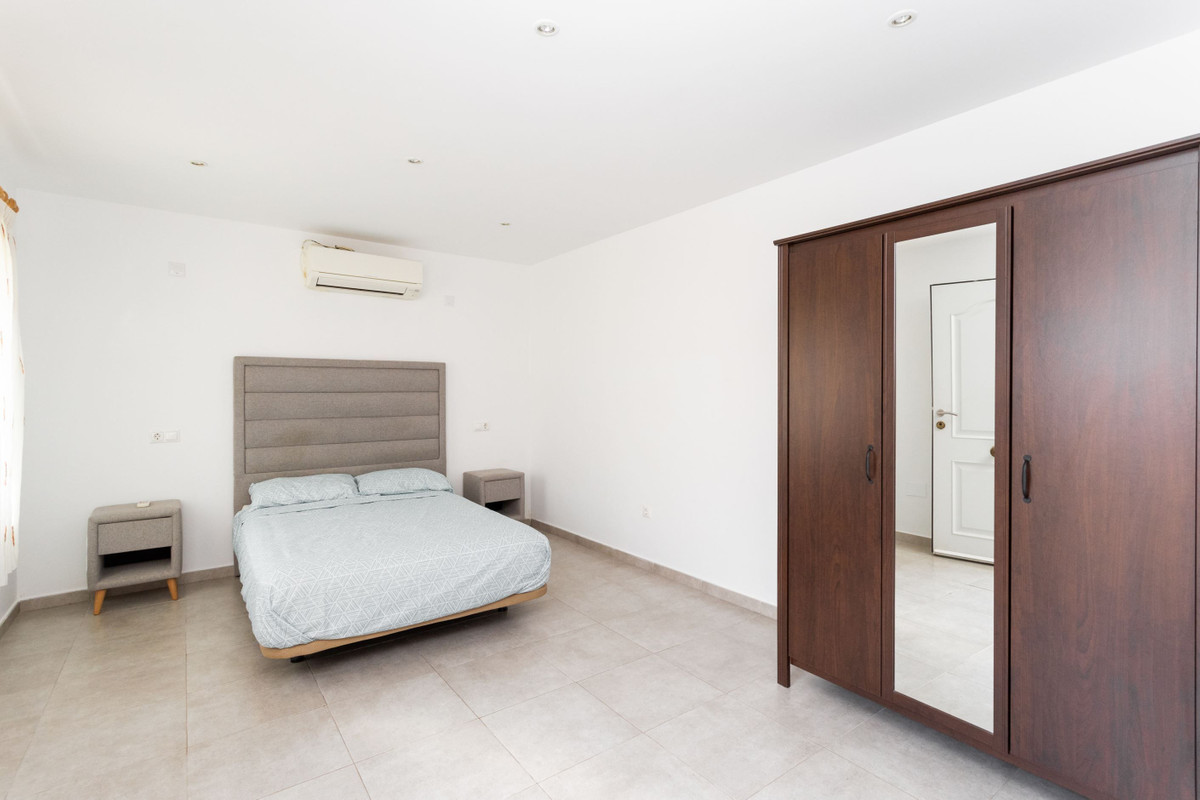 For sale - 4 Bedroom 3 Bathroom House - Townhouse in Los Montesinos - Los Montesinos Centro  - Alicante