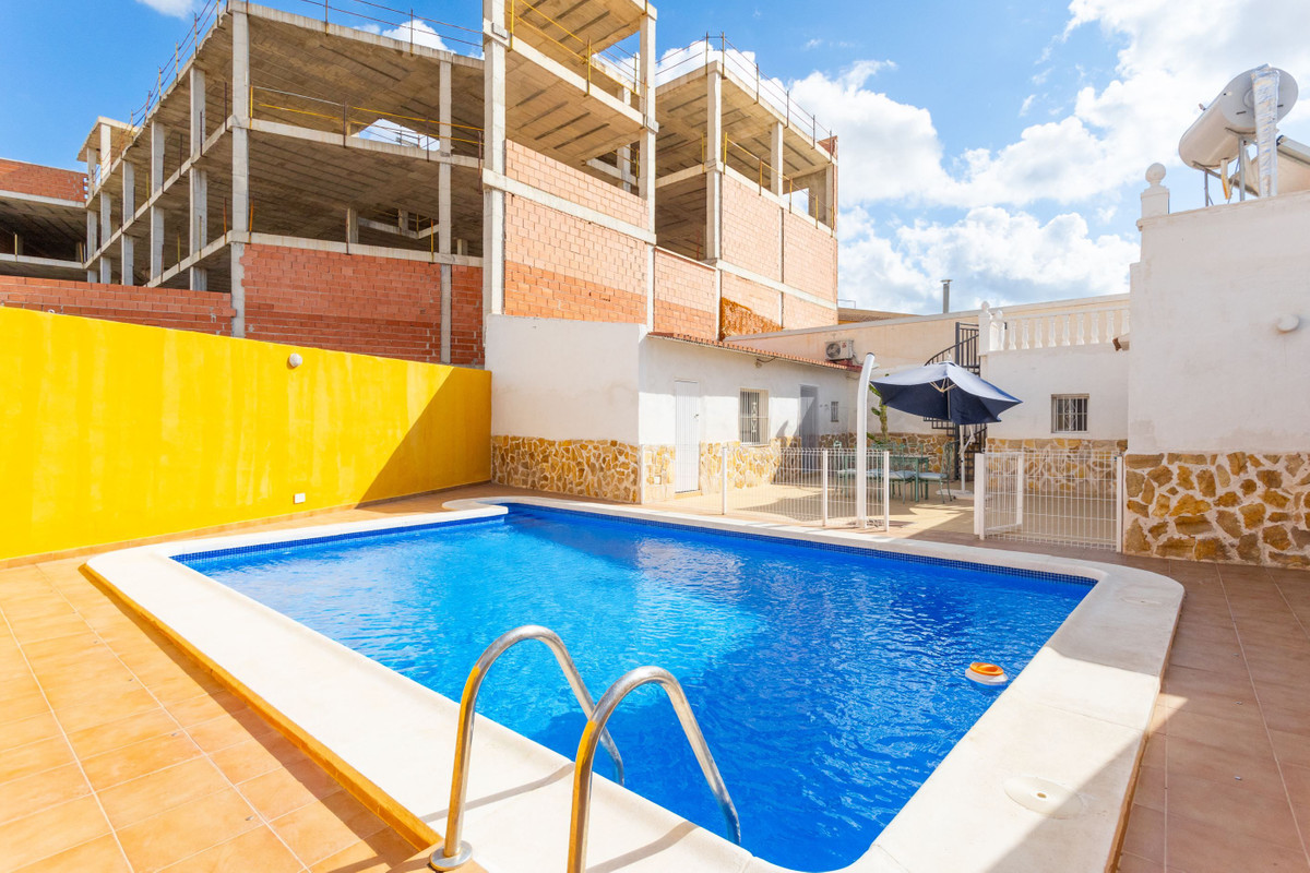For sale - 4 Bedroom 3 Bathroom House - Townhouse in Los Montesinos - Los Montesinos Centro  - Alicante