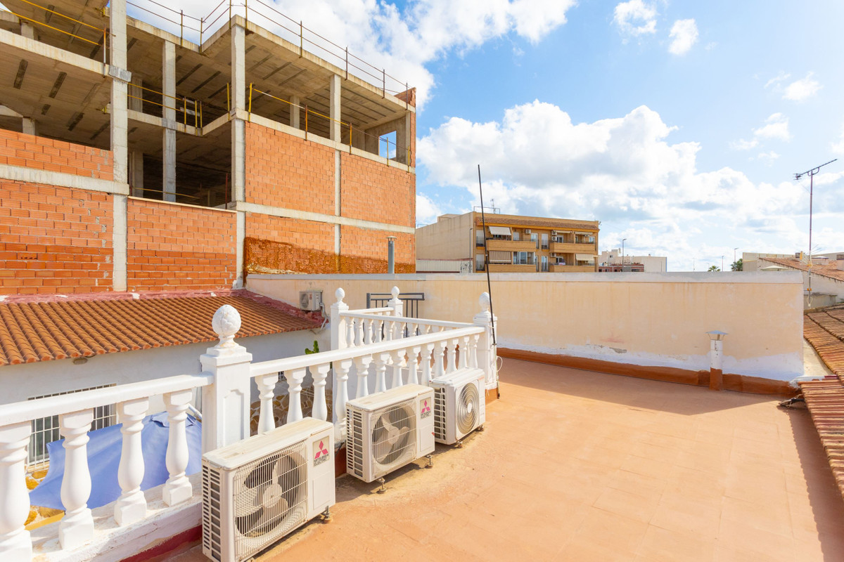 For sale - 4 Bedroom 3 Bathroom House - Townhouse in Los Montesinos - Los Montesinos Centro  - Alicante