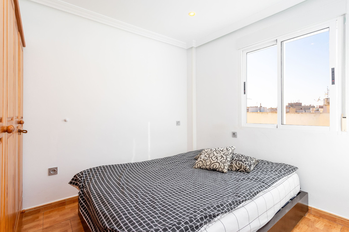 For sale - 3 Bedroom 1 Bathroom Apartment - Middle Floor Apartment in Torrevieja - La Mata  - Alicante