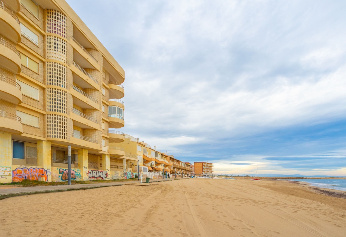 For sale - 3 Bedroom 1 Bathroom  Sea View Apartment in La Mata - La Mata  - Alicante