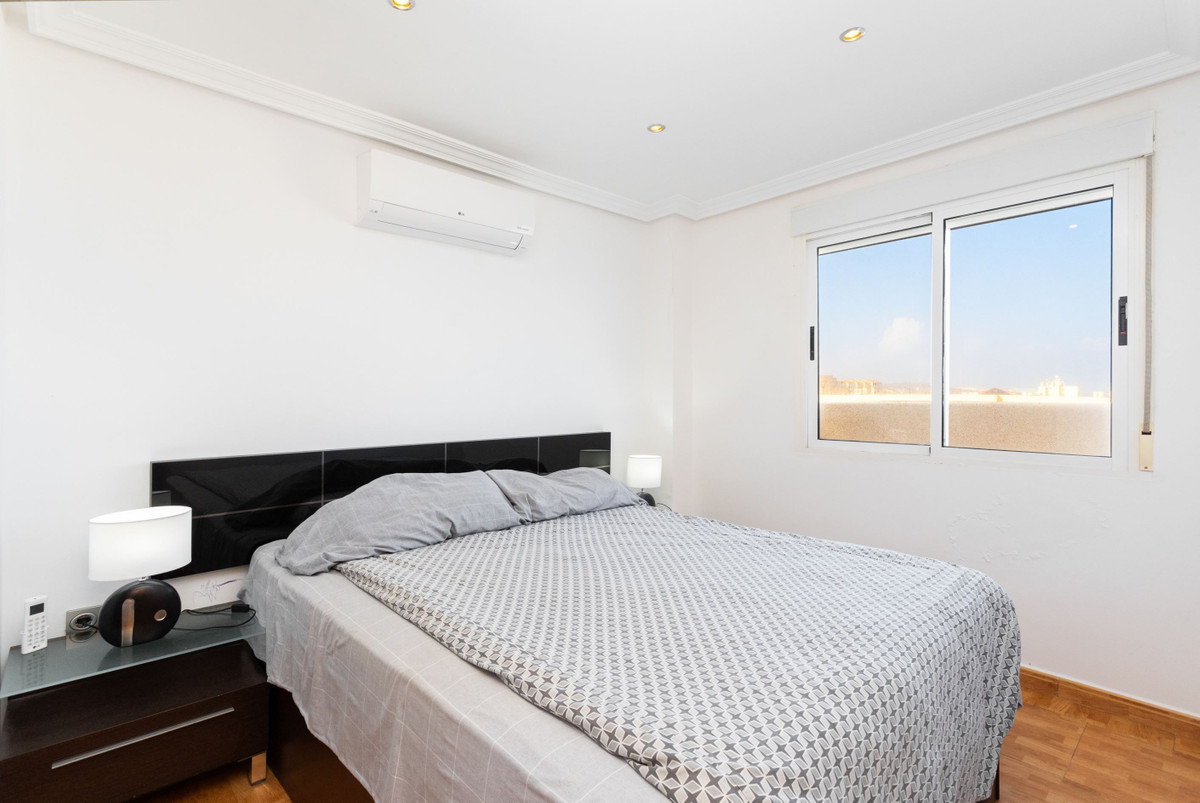 For sale - 3 Bedroom 1 Bathroom Apartment - Middle Floor Apartment in Torrevieja - La Mata  - Alicante