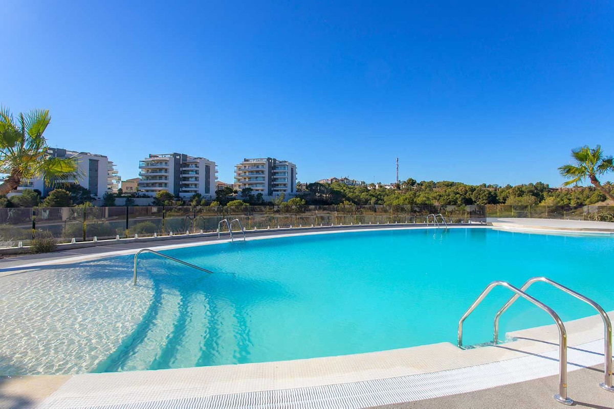 For sale - 3 Bedroom 2 Bathroom Apartment - Top Floor Apartment in Orihuela - Los Dolses  - Alicante