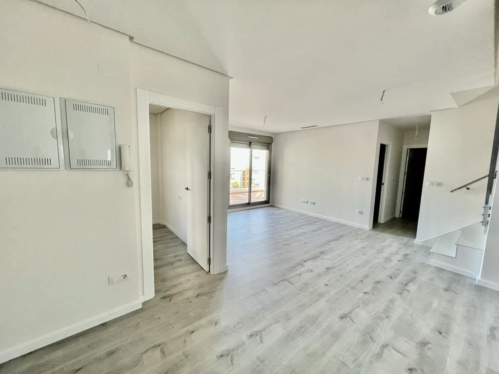 For sale - 3 Bedroom 2 Bathroom Apartment - Top Floor Apartment in Orihuela - Los Dolses  - Alicante