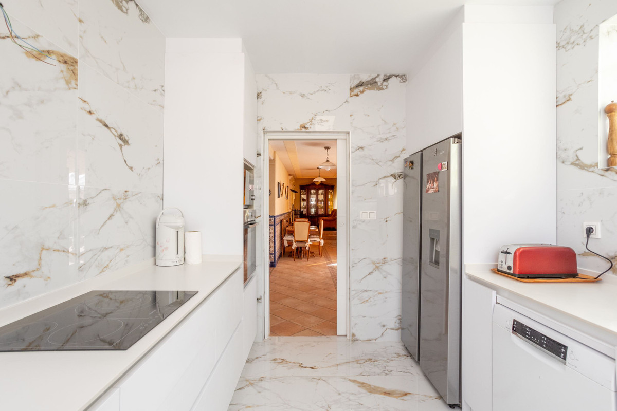 For sale - 4 Bedroom 4 Bathroom House - Detached Villa in Orihuela - Villamartin  - Alicante