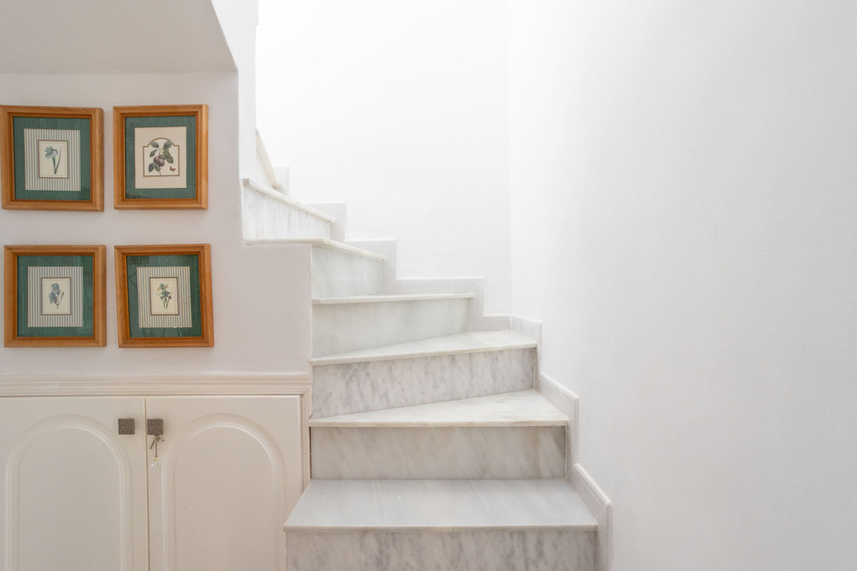 For sale - 4 Bedroom 4 Bathroom House - Detached Villa in Orihuela - Villamartin  - Alicante