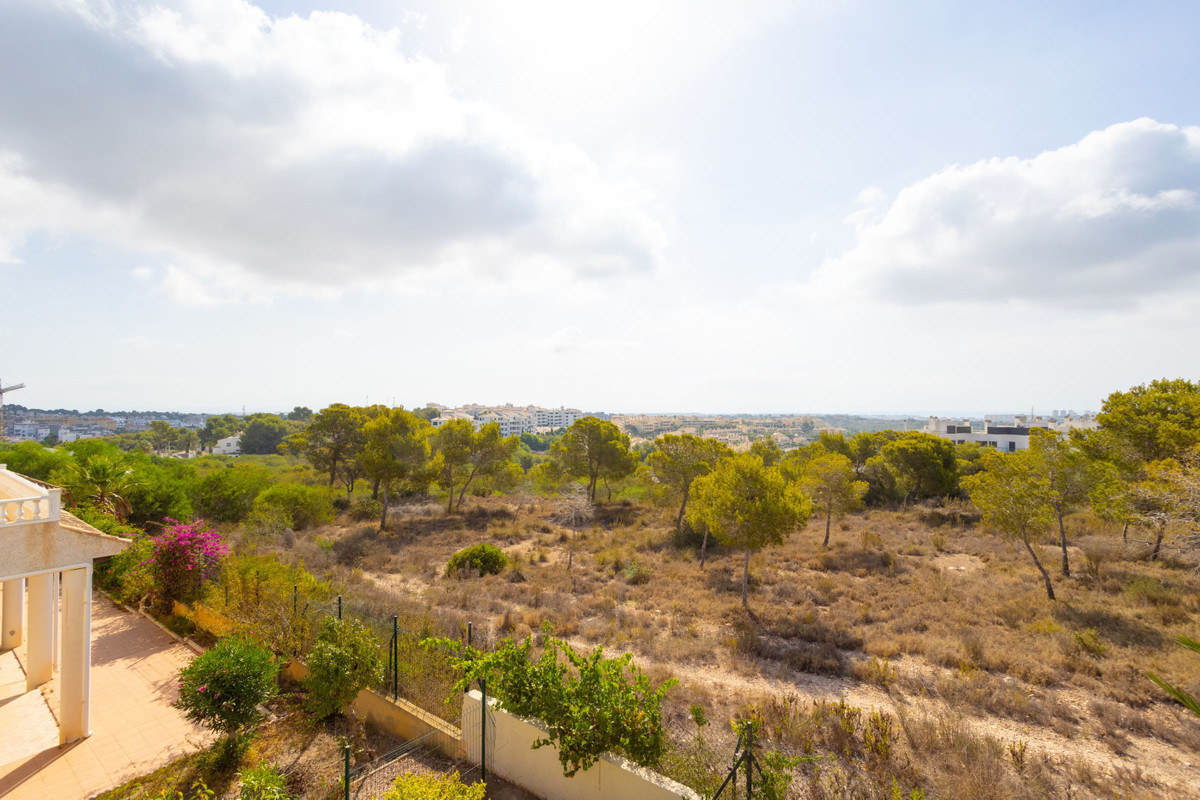 For sale - 4 Bedroom 4 Bathroom House - Detached Villa in Orihuela - Villamartin  - Alicante