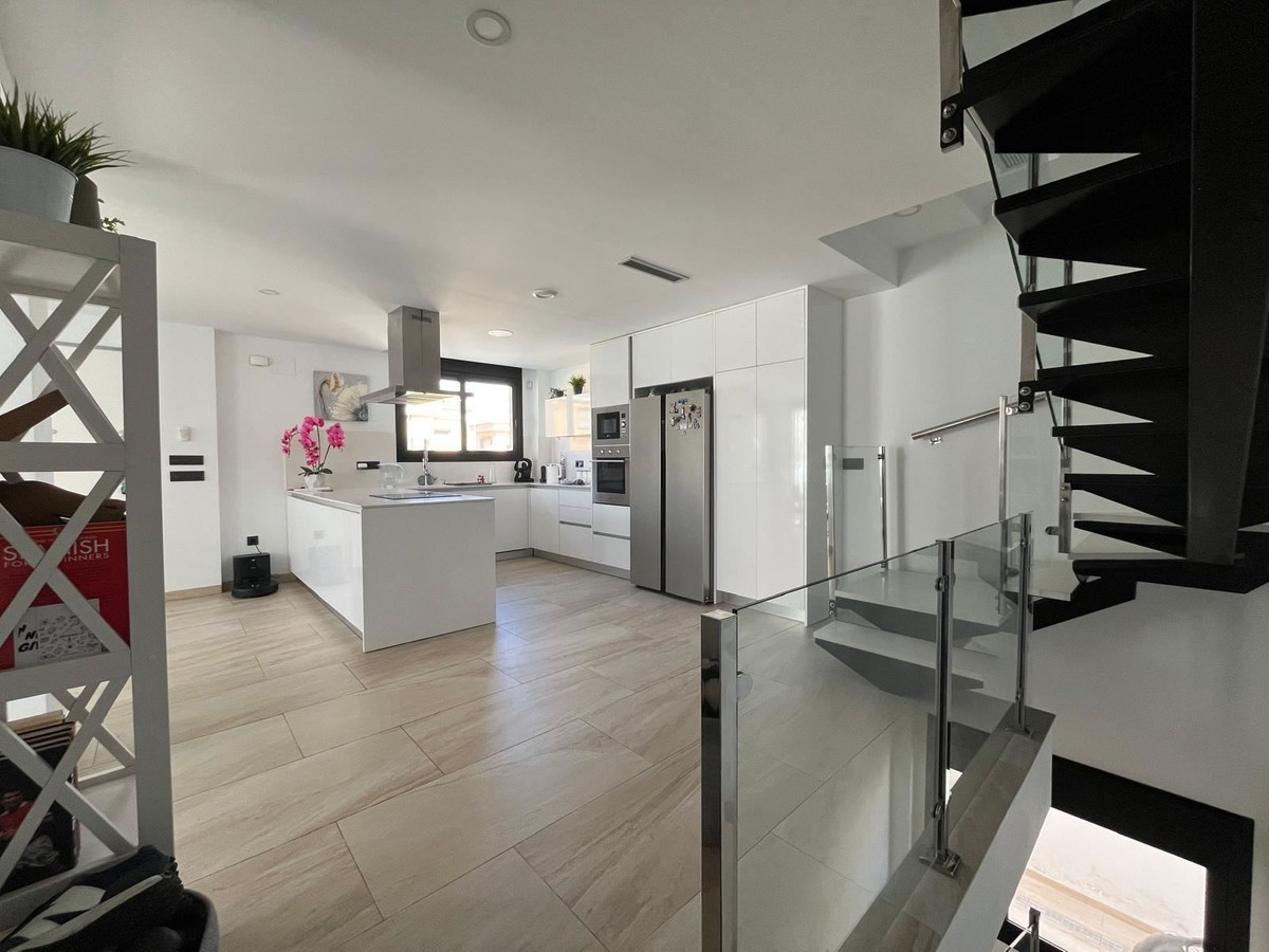 For sale - 3 Bedroom 2 Bathroom House - Detached Villa in Orihuela - Villamartin  - Alicante