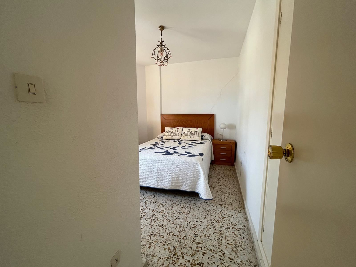 For sale - 3 Bedroom 2 Bathroom Apartment - Ground Floor Apartment in Torrevieja - Torrevieja Centro  - Alicante