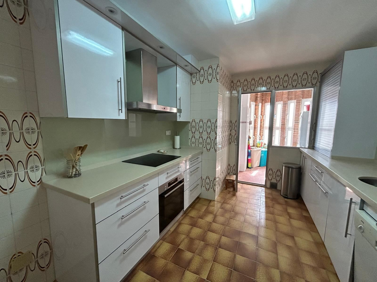For sale - 3 Bedroom 2 Bathroom Apartment - Ground Floor Apartment in Torrevieja - Torrevieja Centro  - Alicante