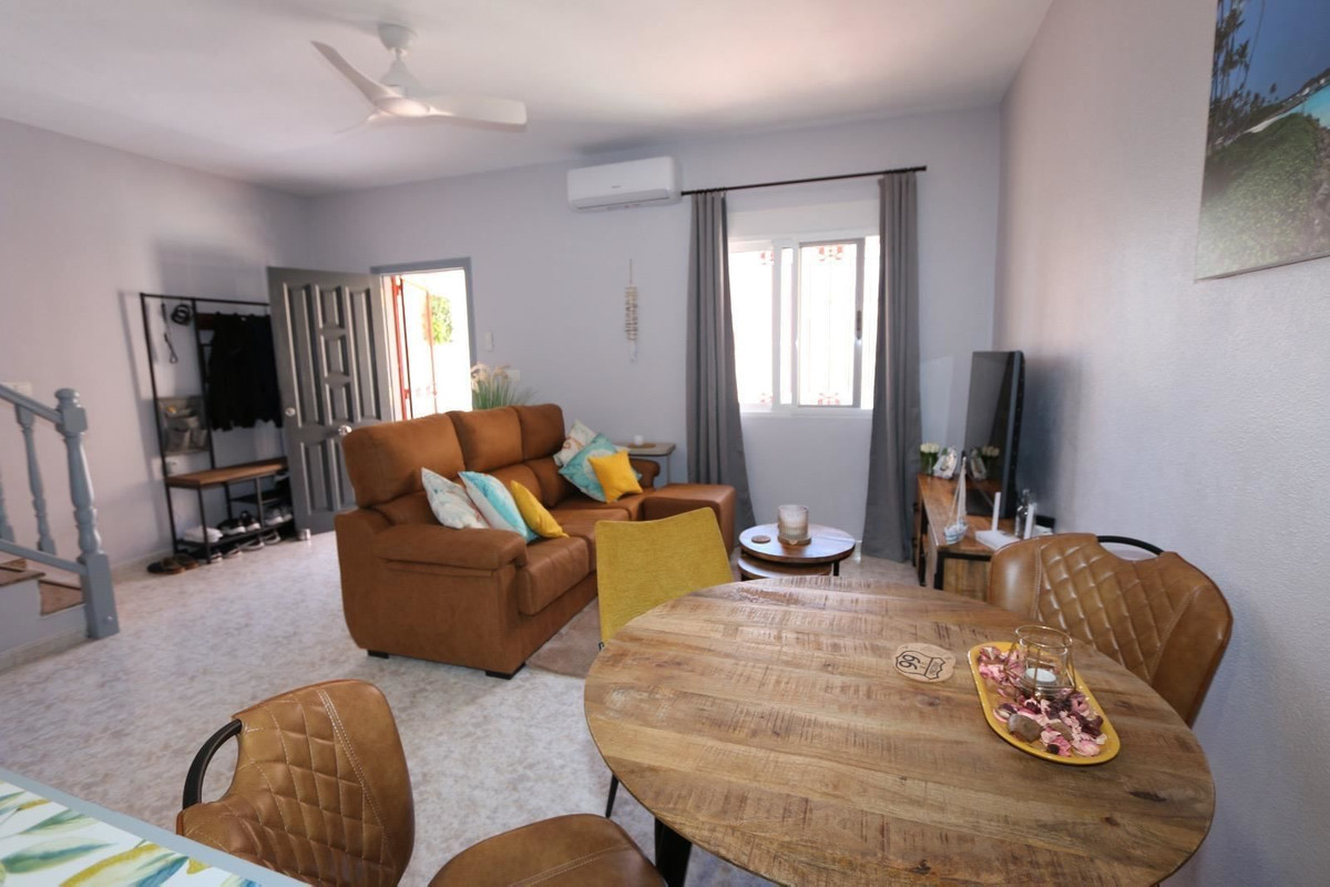For sale - 3 Bedroom 2 Bathroom Apartment - Middle Floor Apartment in Orihuela - La Florida  - Alicante