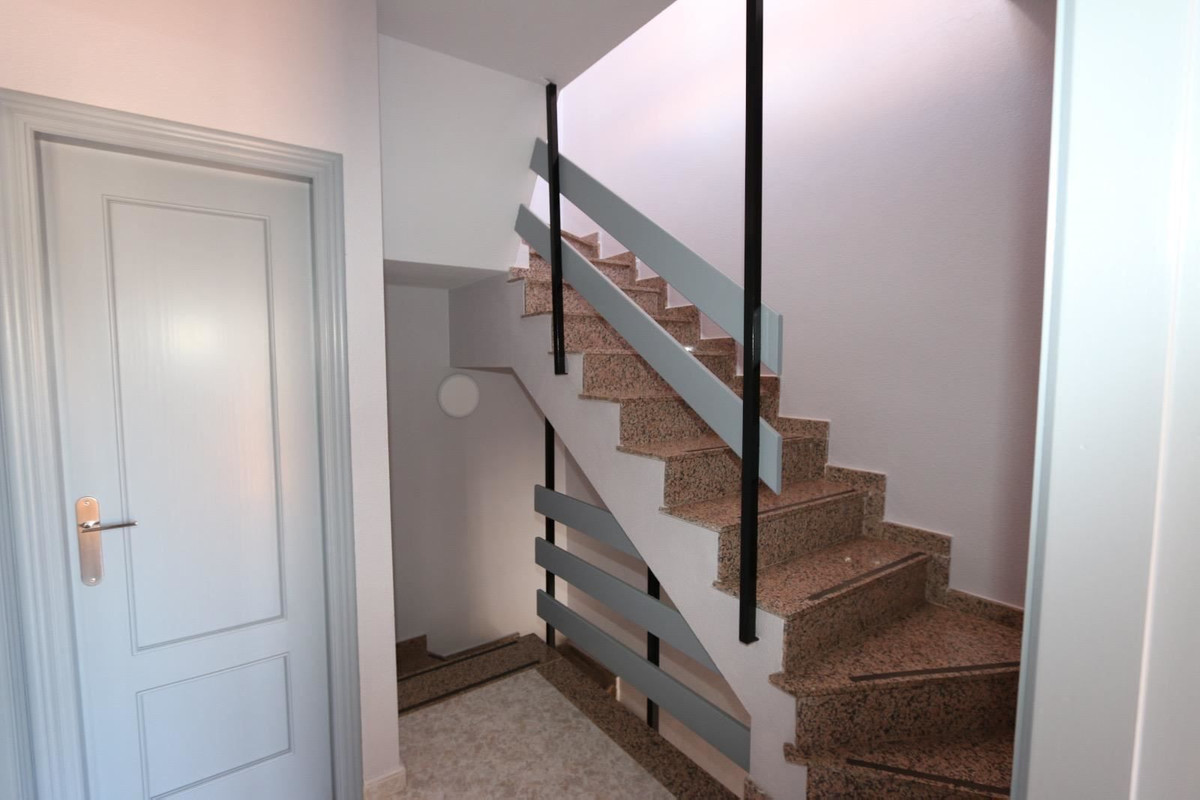 For sale - 3 Bedroom 2 Bathroom Apartment - Middle Floor Apartment in Orihuela - La Florida  - Alicante