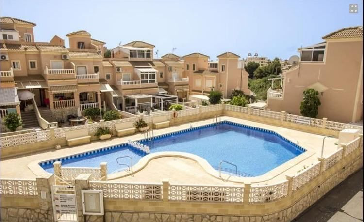 For sale - 3 Bedroom 2 Bathroom Apartment - Middle Floor Apartment in Orihuela - La Florida  - Alicante