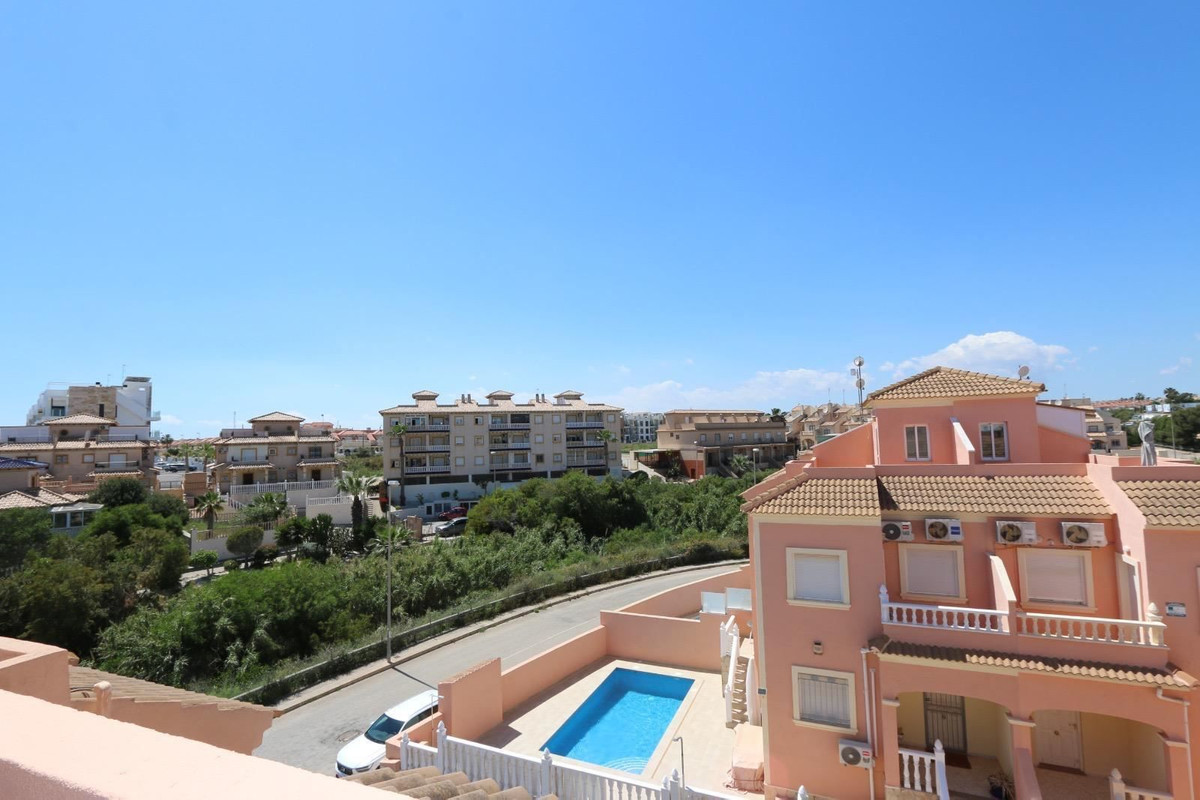 For sale - 3 Bedroom 2 Bathroom Apartment - Middle Floor Apartment in Orihuela - La Florida  - Alicante
